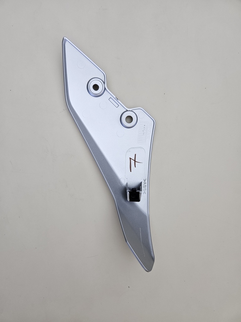 YAMAHA MT-10 FAR ÜST SAĞ KAPAK 2016-2020 