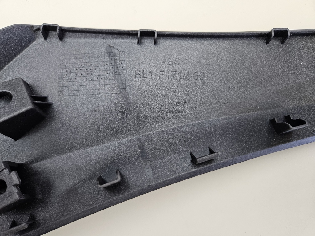 YAMAHA XMAX 250 300 400 SAĞ ALT KAPAK MARŞBİYEL MAT GRİ 2018-2023