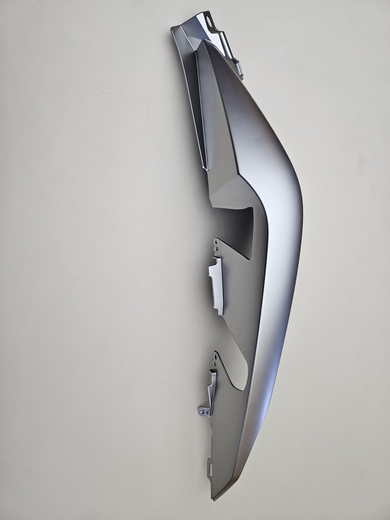 YAMAHA XMAX 253 300 400 SAĞ KUYRUK KAPAK AÇIK GRİ 2018-2023