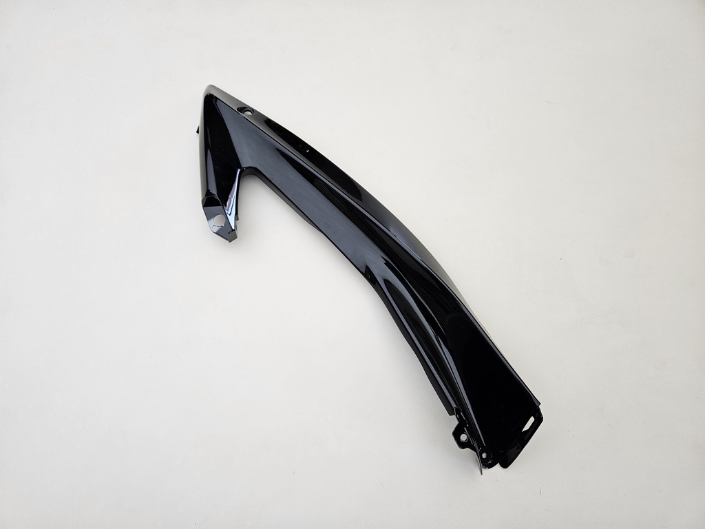 YAMAHA YZF R6 SAĞ ÜST KARENAJ SİYAH 2006-2007