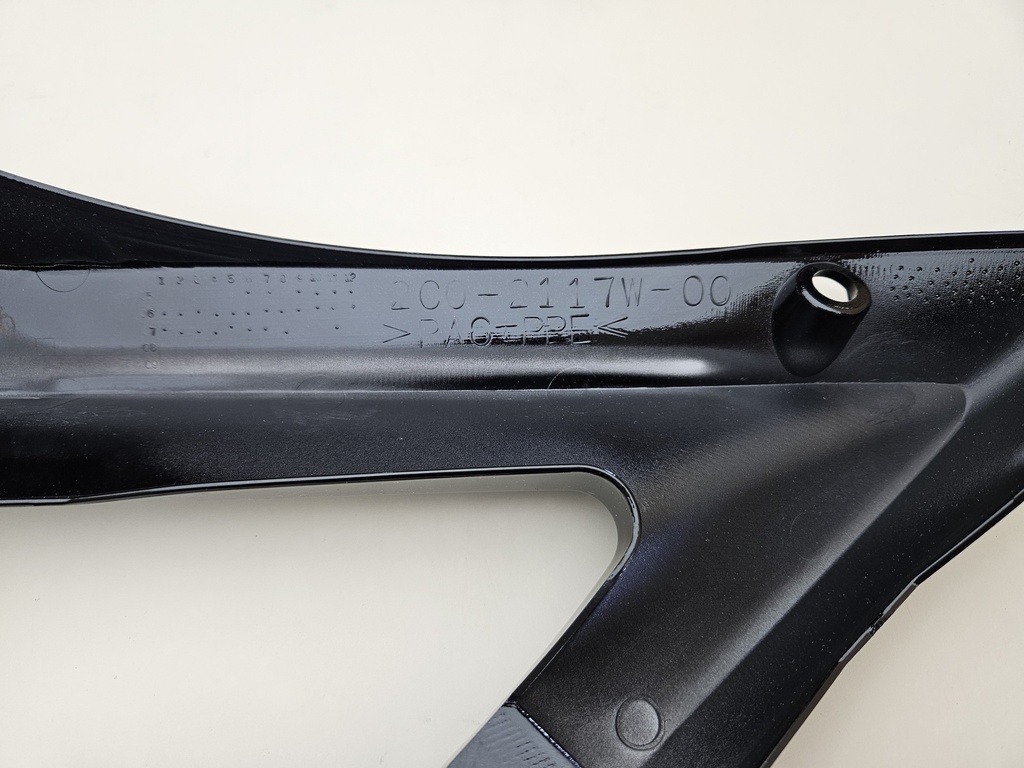 YAMAHA YZF R6 SAĞ ÜST KARENAJ SİYAH 2006-2007